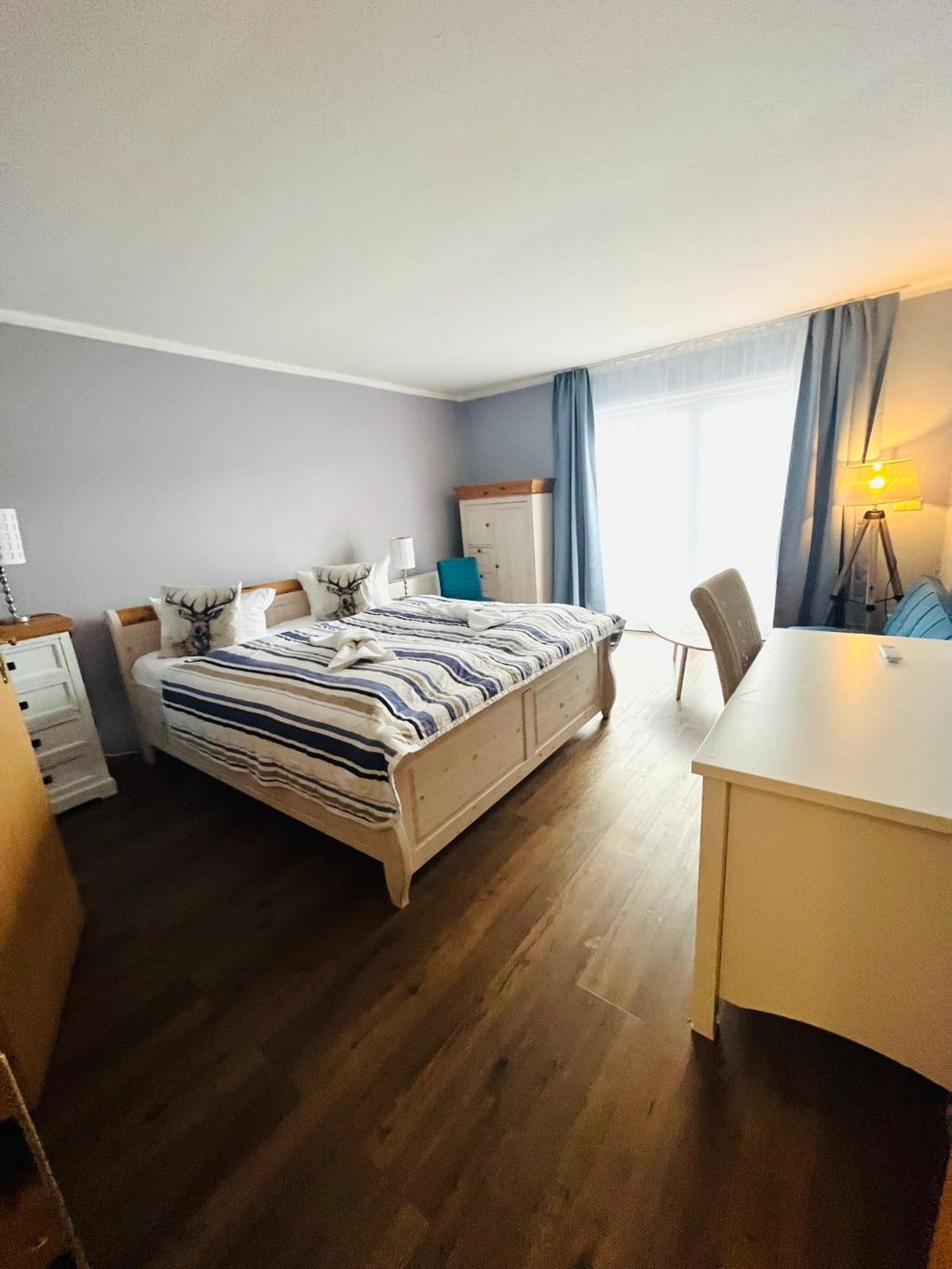 Strandhotel Vier Jahreszeiten Буков Екстер'єр фото