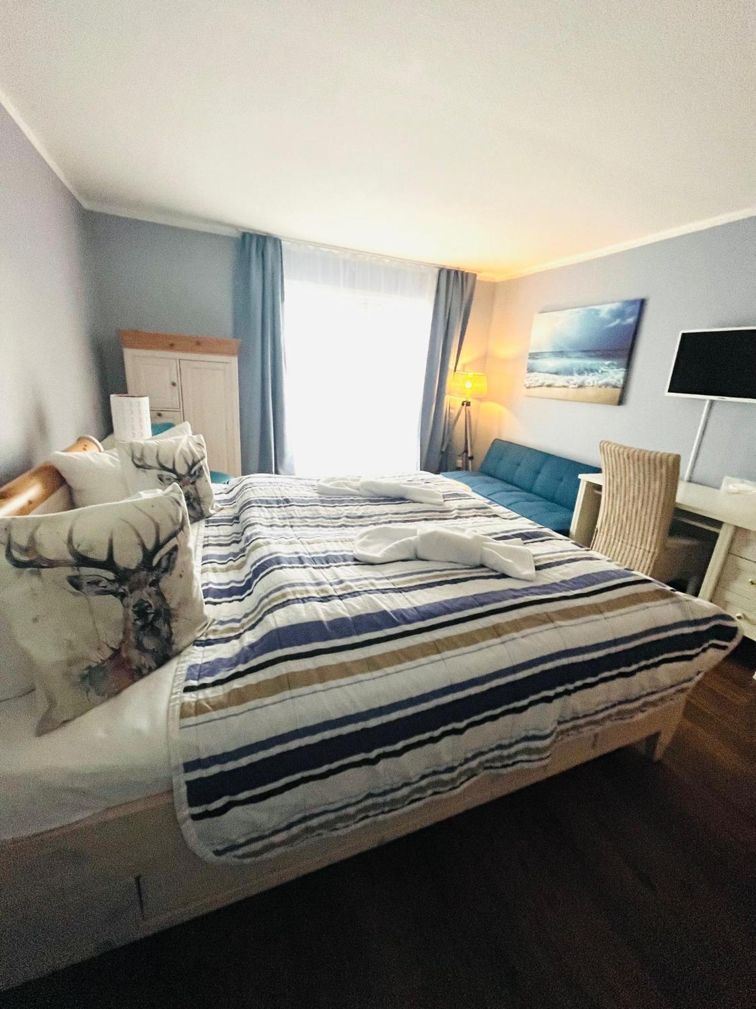 Strandhotel Vier Jahreszeiten Буков Екстер'єр фото